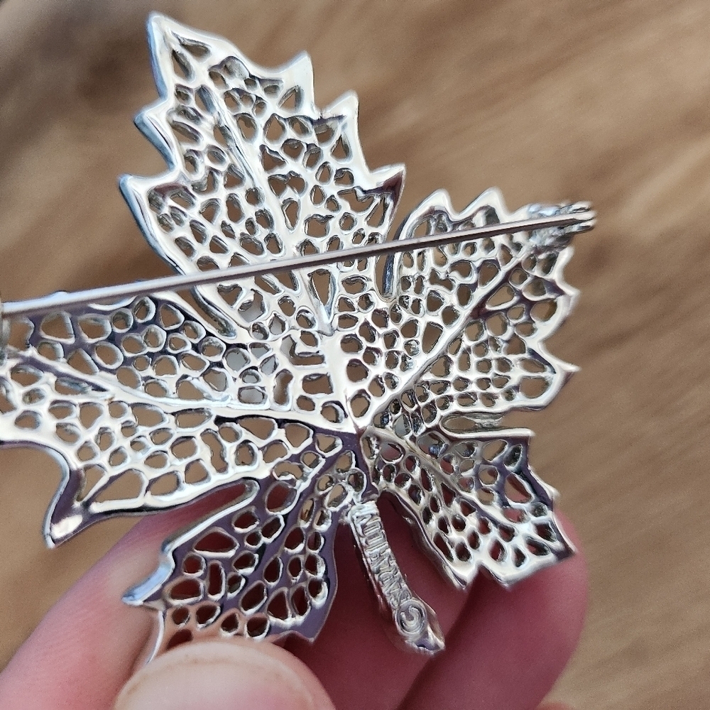 Sarah Covington Vintage silver Leaf Brooch Set - Picture 2 of 3